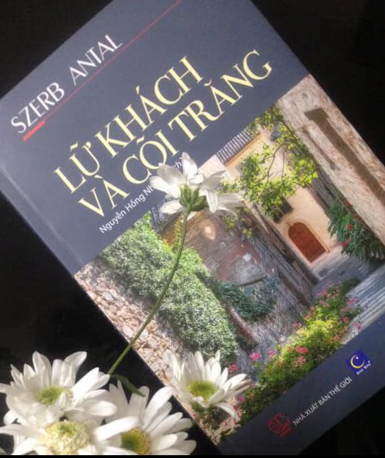 'Lữ khách và cõi trăng' - một 'Bắt trẻ đồng xanh' của Hungary