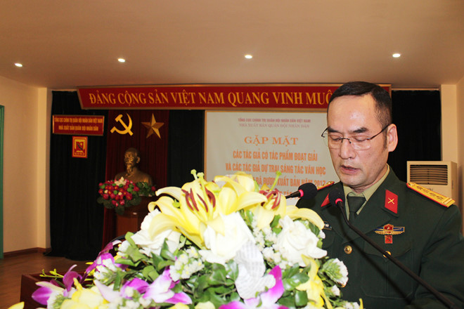 Van hoc de tai nguoi linh khong bao gio cu hinh anh 1